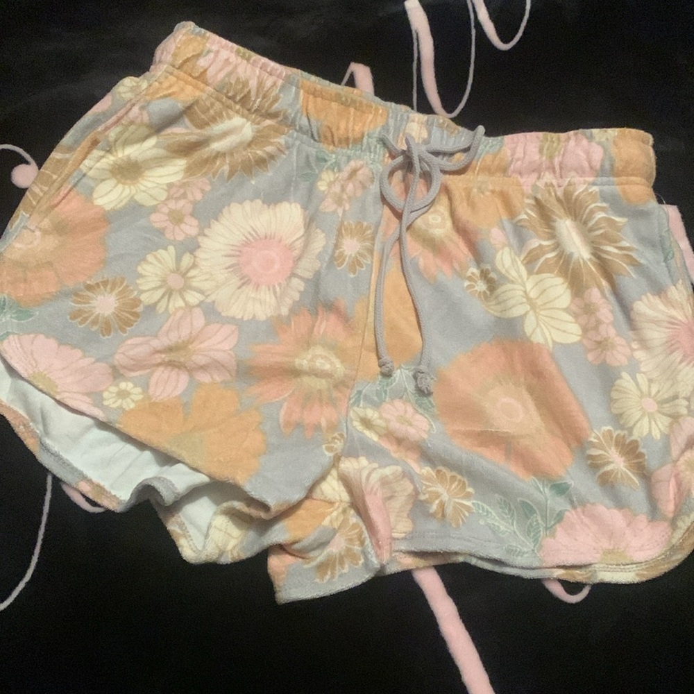 NWT Wild Fable terry cloth floral shorts with pockets - Picture 2 of 9